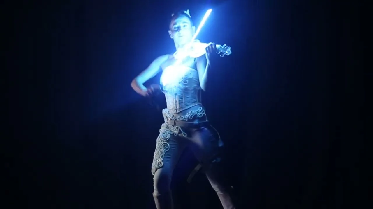 Violed — Stage Movement & Visual Light Performance